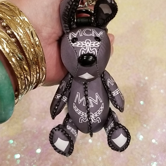 MCM Rabbit Keychain - Picture 11 of 11